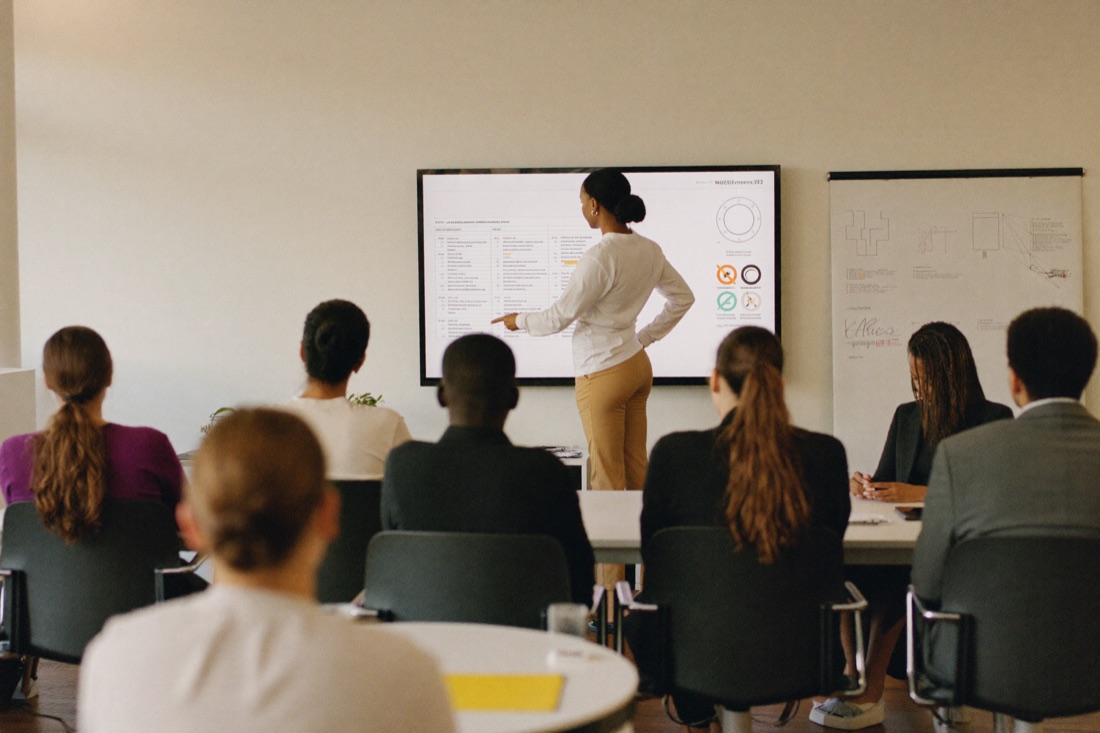 Practitioner leading a live Brixgate session